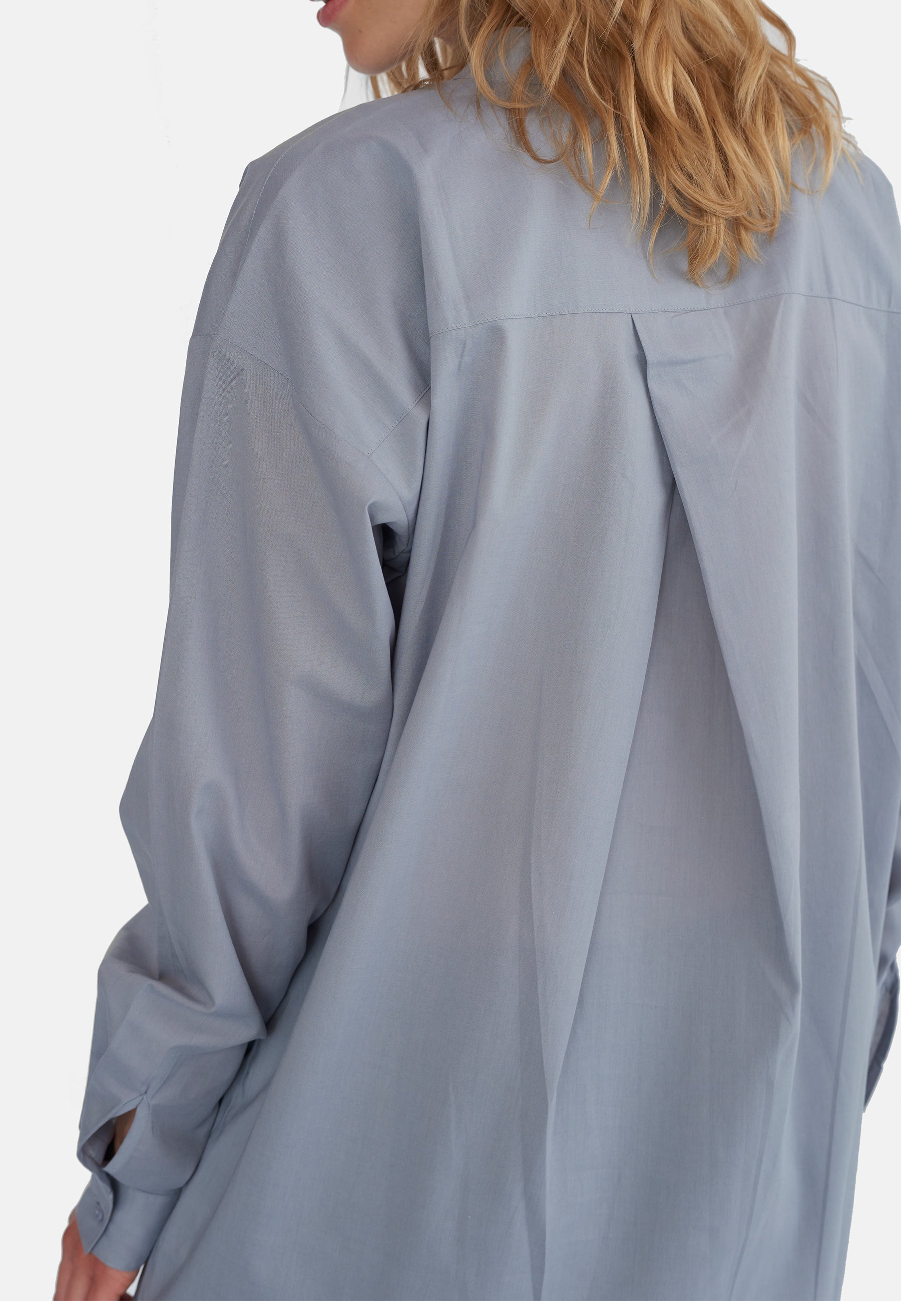 GROBUND Liva skjorten - den oversize i himmelgrå