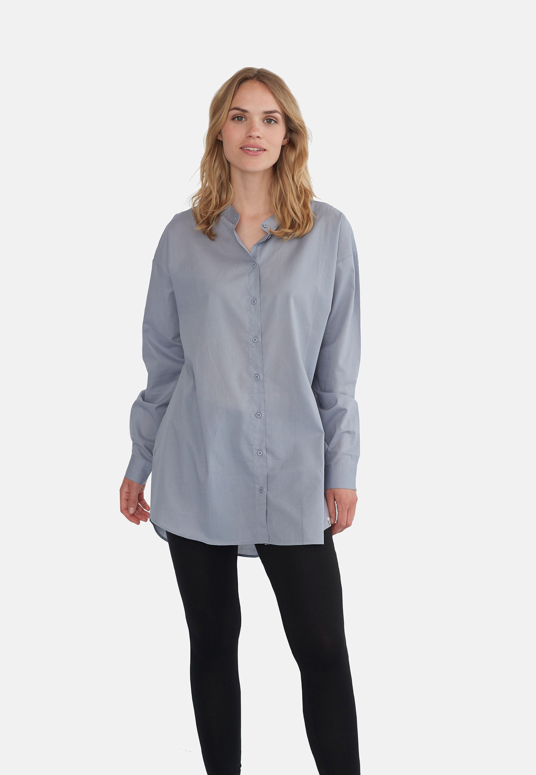 GROBUND Liva skjorten - den oversize i himmelgrå