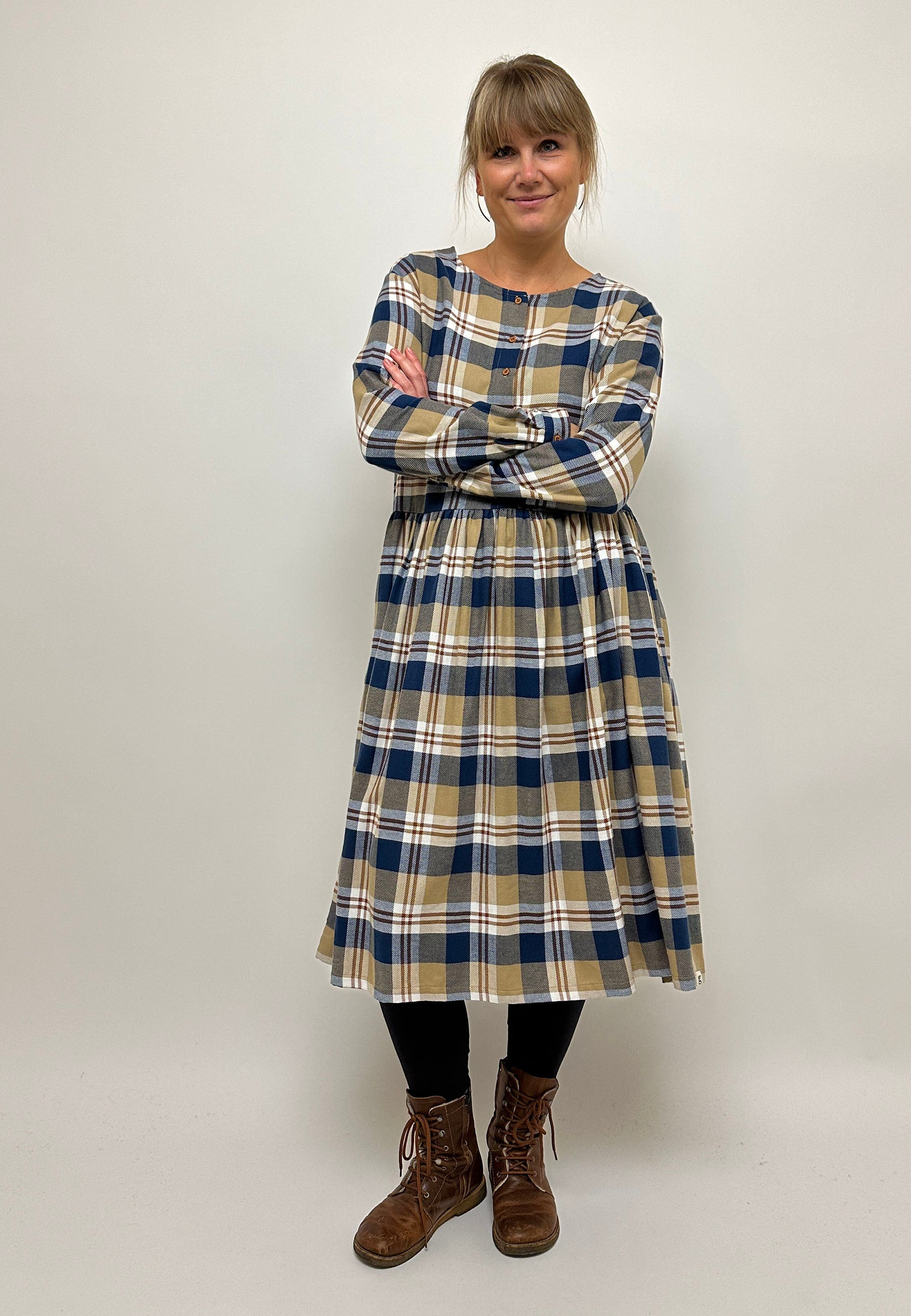 GROBUND Olga kjolen - den i tern sand/blå