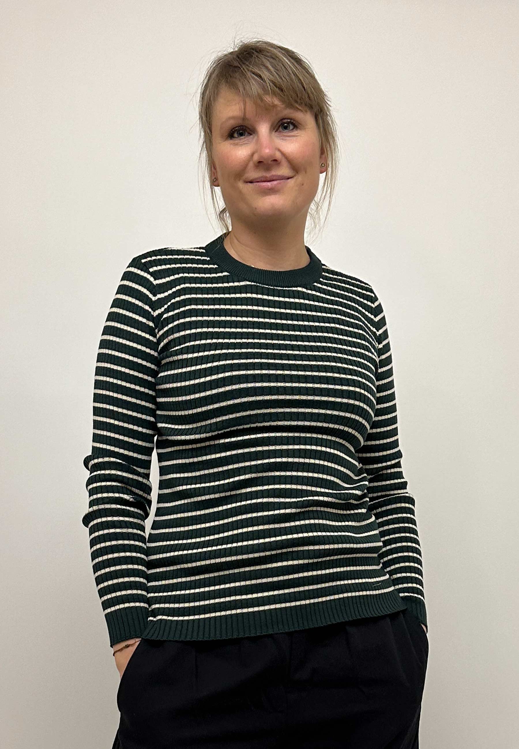 GROBUND Hanna rib strik - den i mørkegrøn med striber