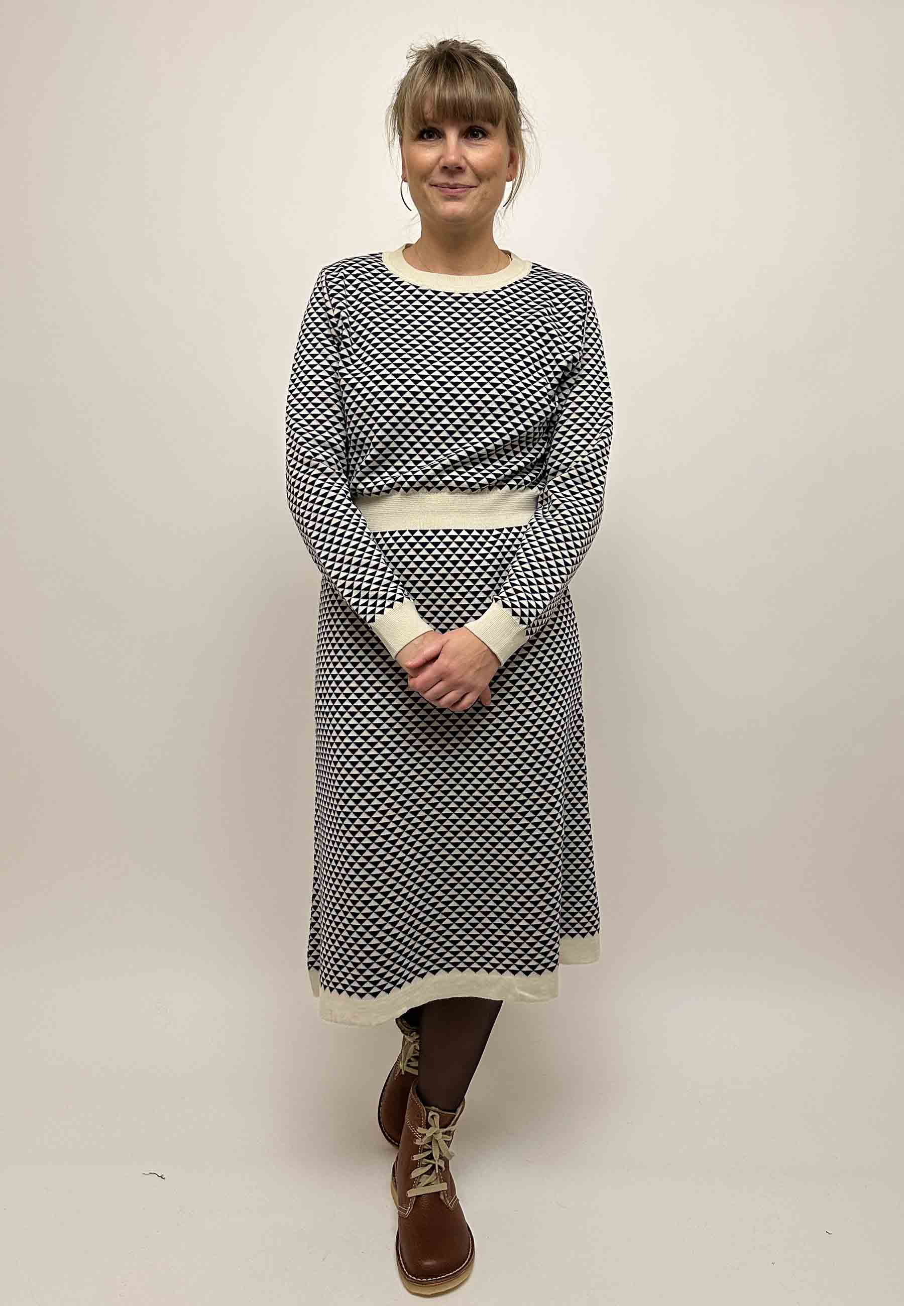 GROBUND Agnes kjolen - den med trekanter i blå