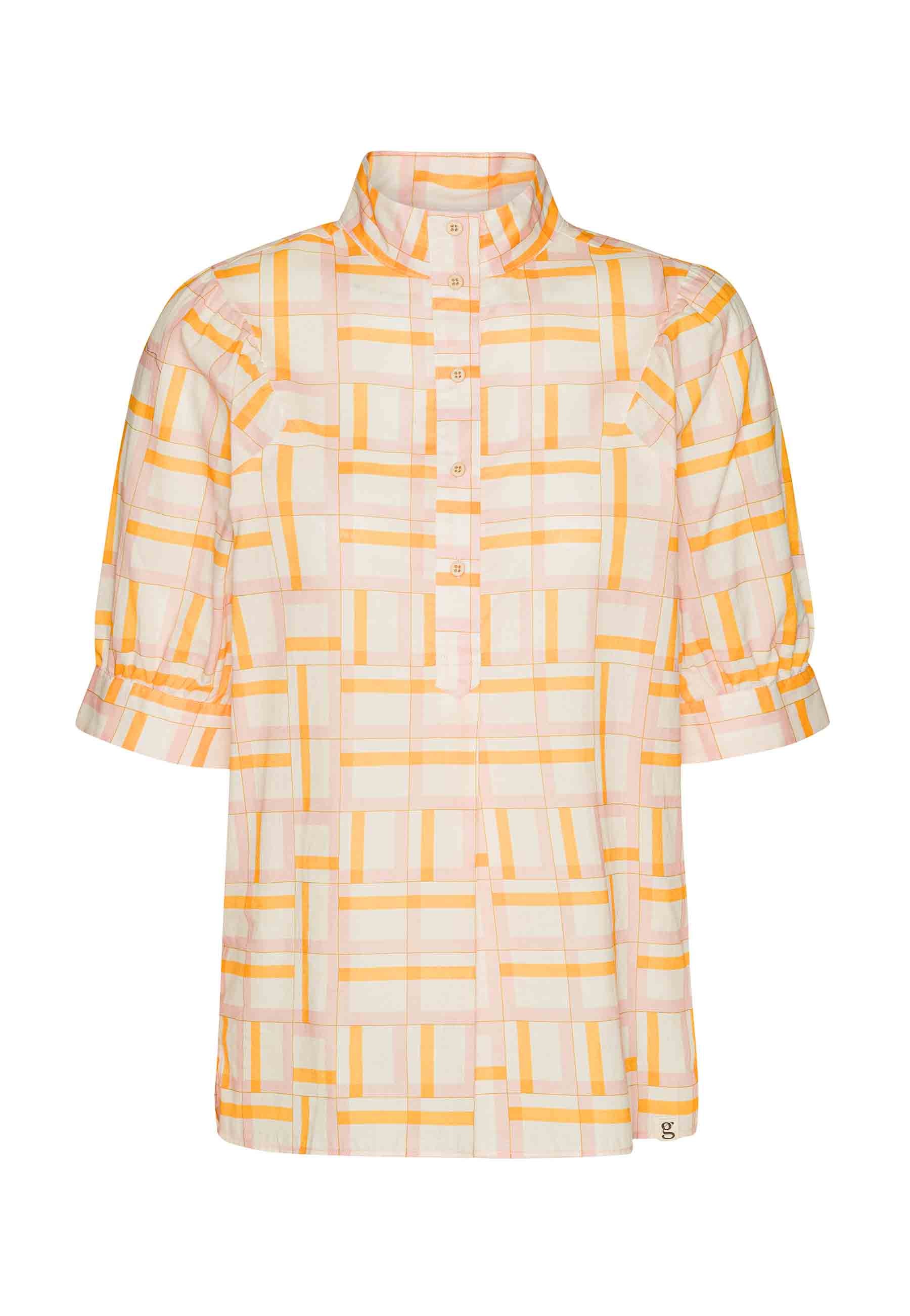 Økologisk skjorte med mosaikker i gule, røde og hvide farver. Syet i poplin fra danske GROBUND. 100% økologisk bomuld. GOTS-certificeret.