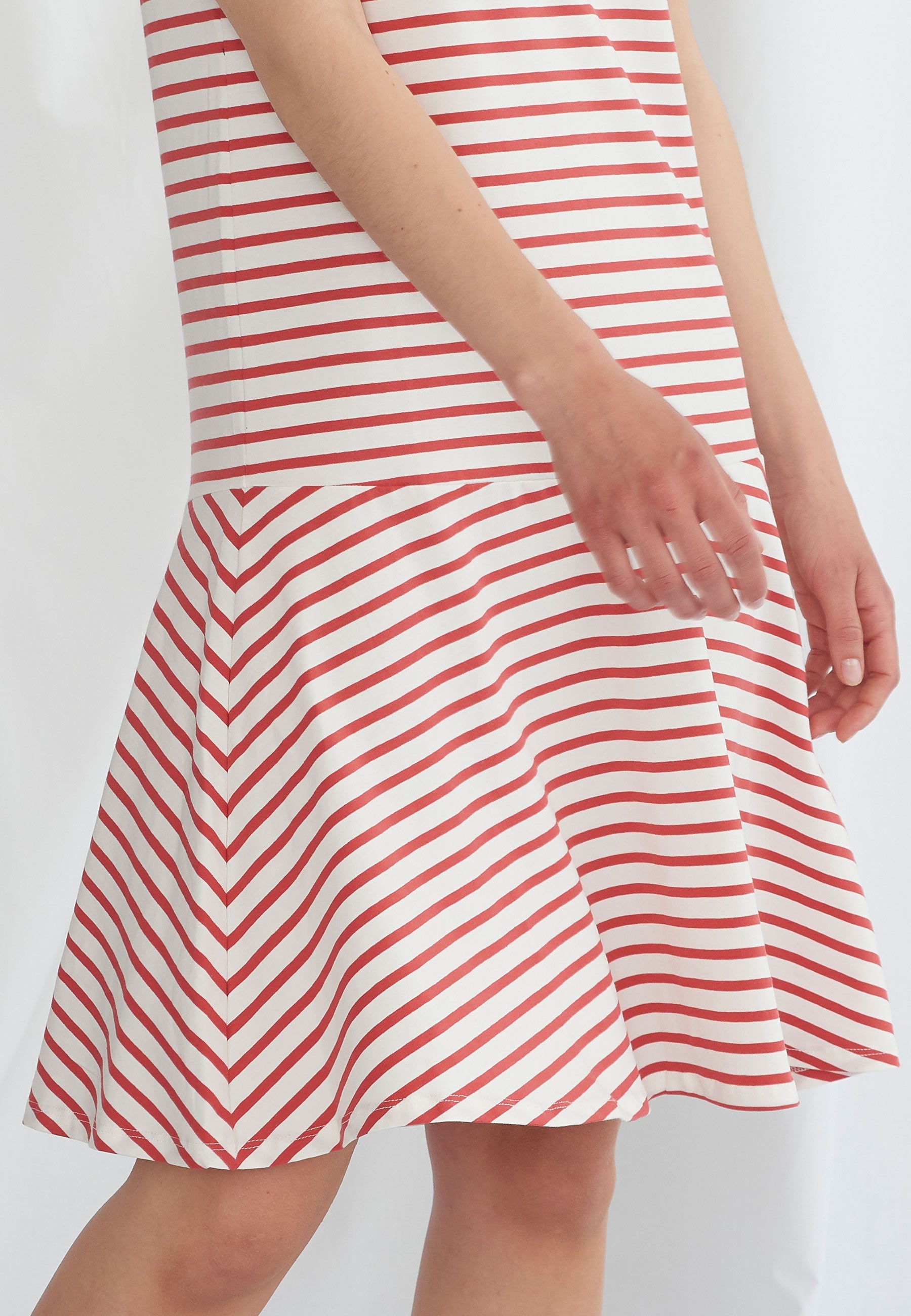 GROBUND Marianne kjolen - den med ribsrøde striber