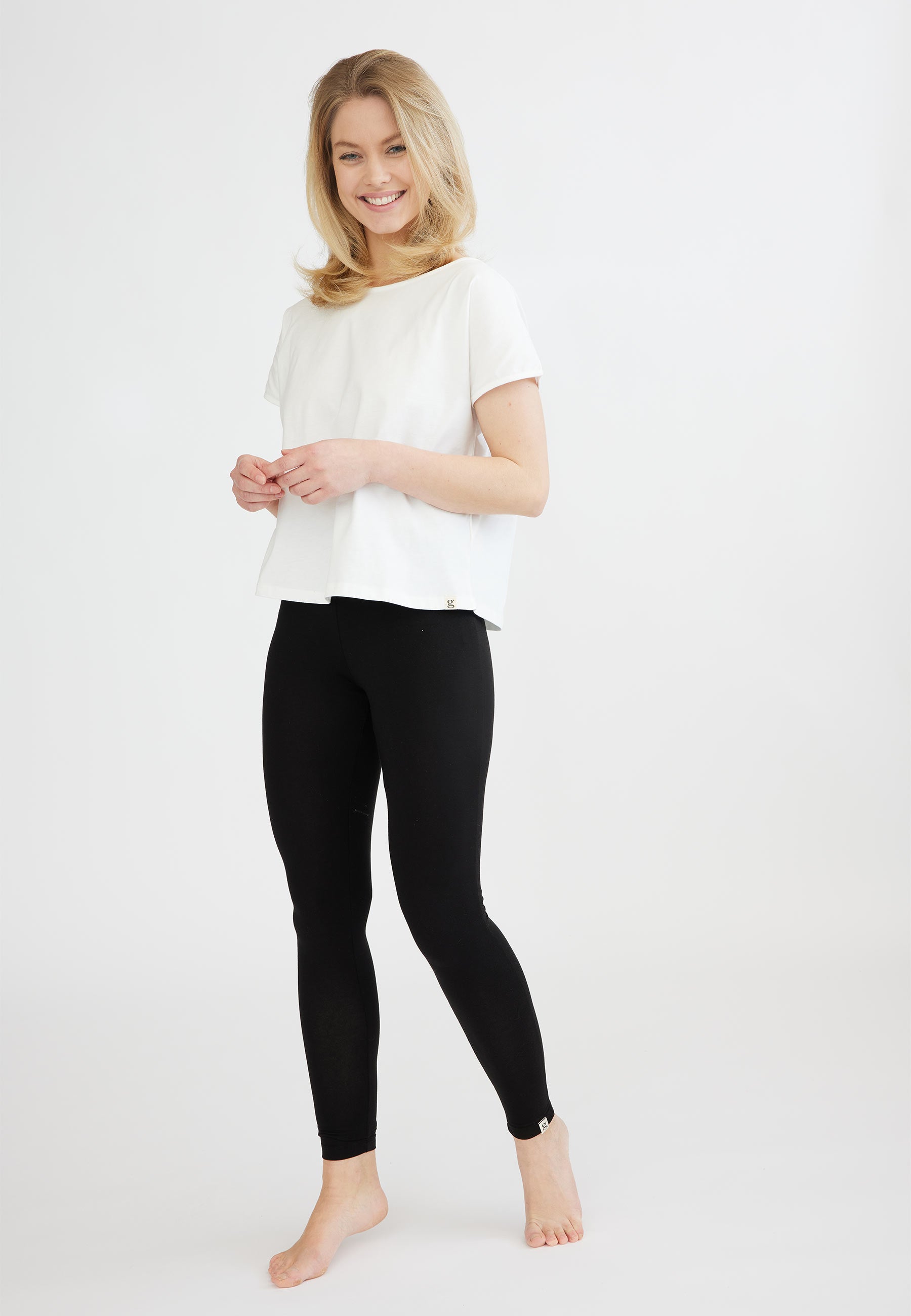 GROBUND Karen t-shirten - den korte i mælkehvid