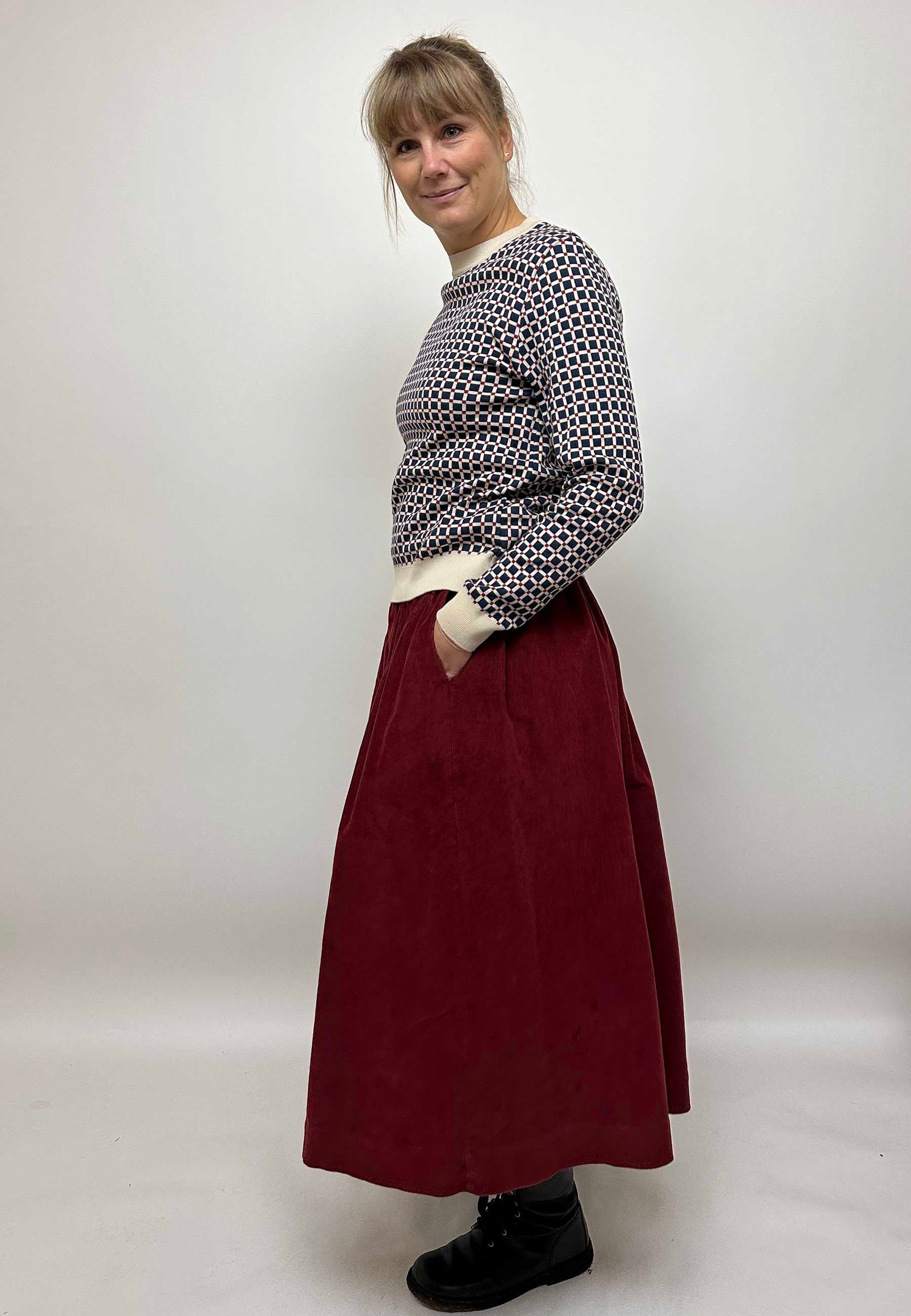 GROBUND Mette nederdel - den lange i mørkerød fløjl