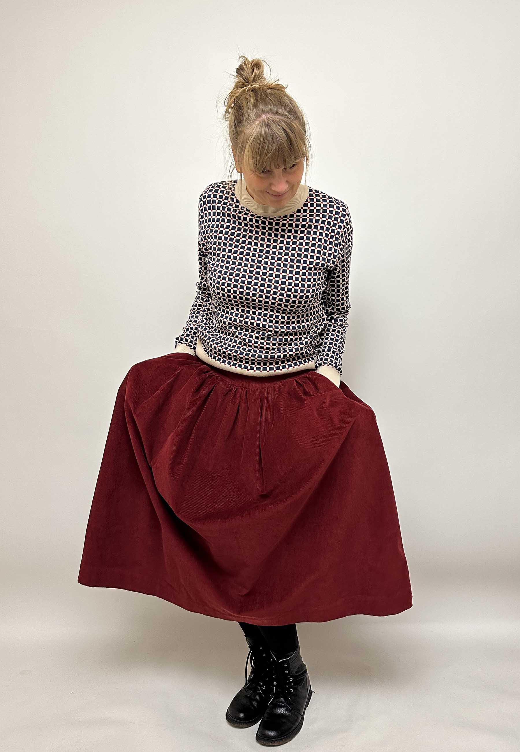 GROBUND Mette nederdel - den lange i mørkerød fløjl