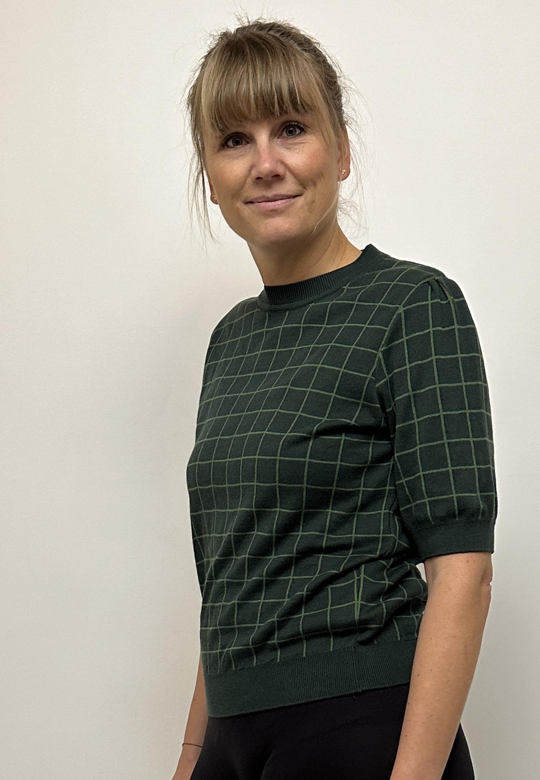 GROBUND Alva tee - med grønt grid