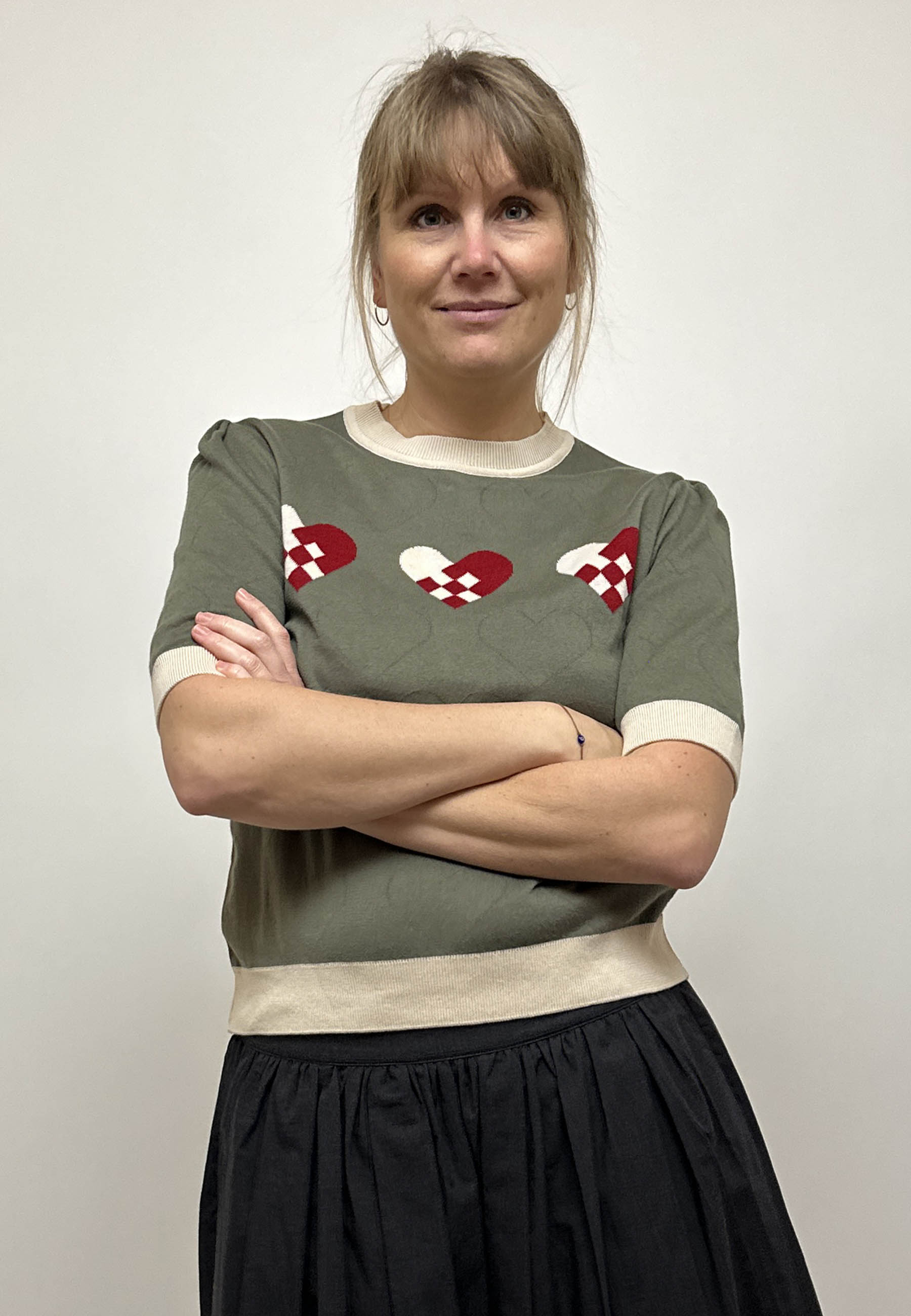 GROBUND Alva T-Shirt – die grüne mit den Weihnachtsherzen