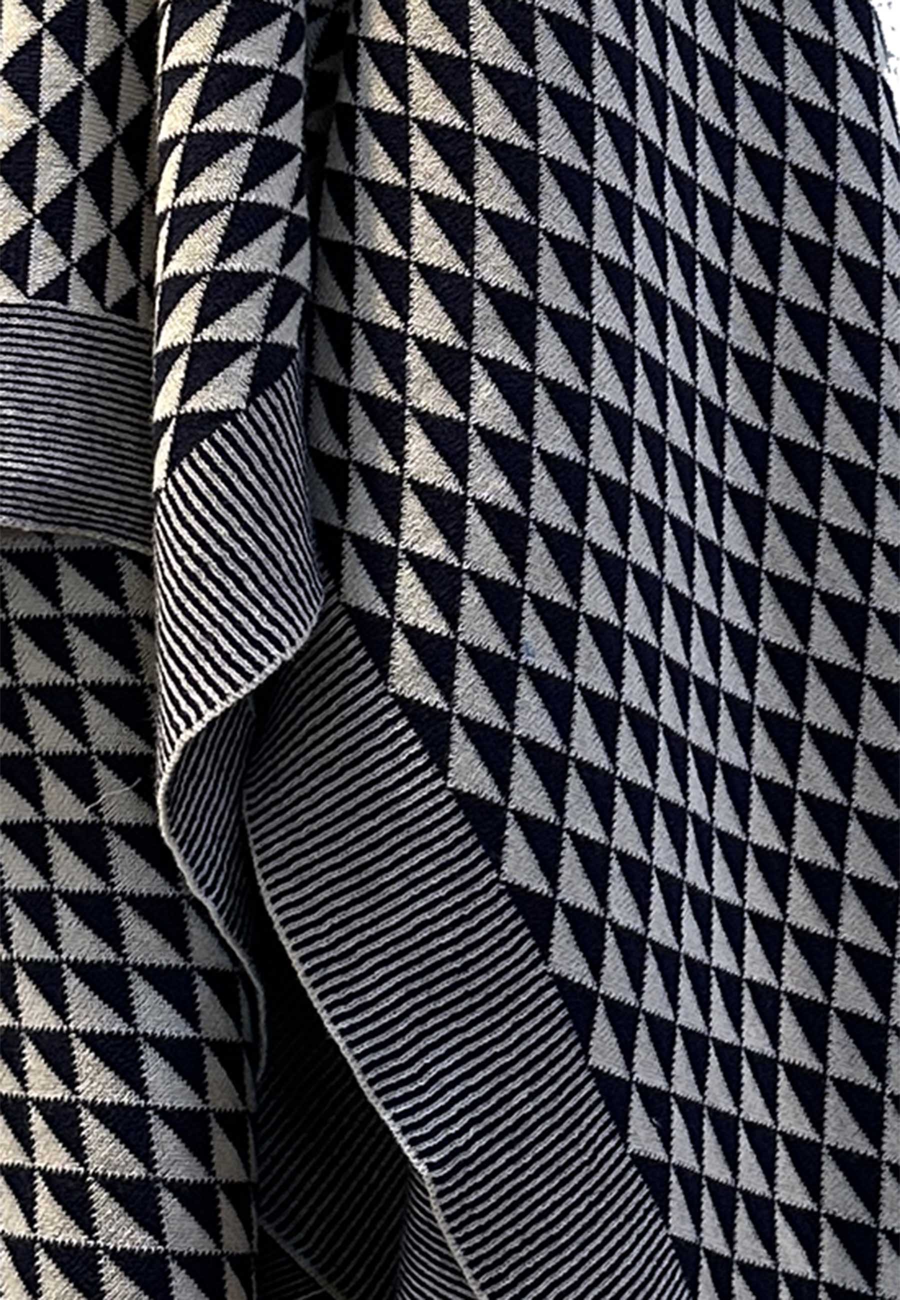 GROBUND Lotte strik tørklæde - det med trekanter i navy blå