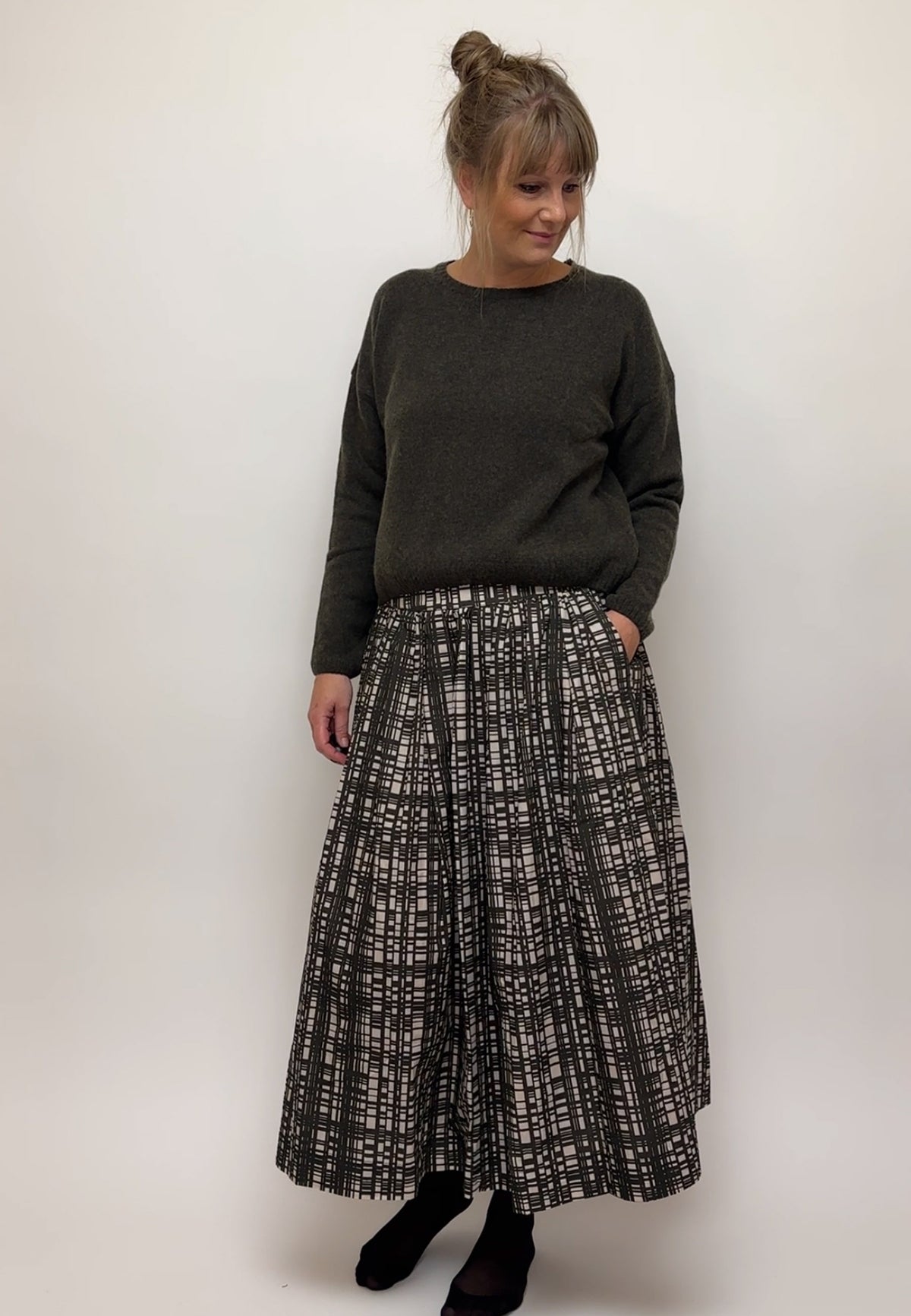 Mette nederdelen | Olive Grid - GOTS